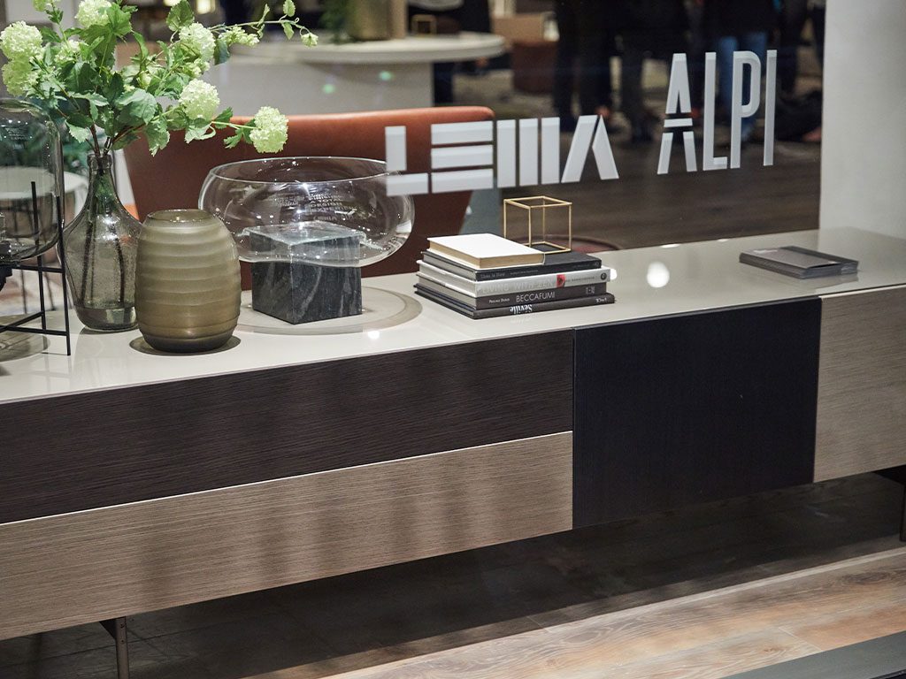 Arredo interiors Lema disegnata da Piero Lissoni per Alpi