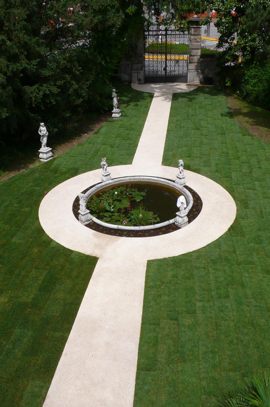 Garden with a circular pond in the center