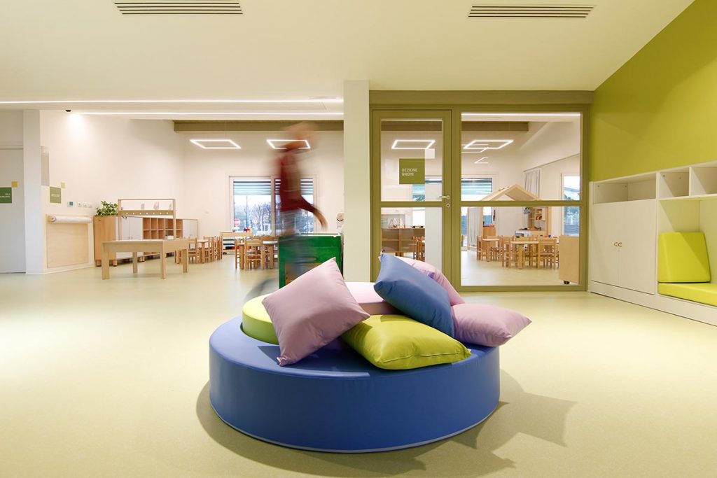 Open space to have a communicating playroom and rest area