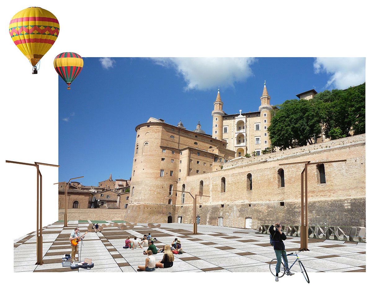 Persone che si rilassano su una piazza con delle mongolfiere che flutuano