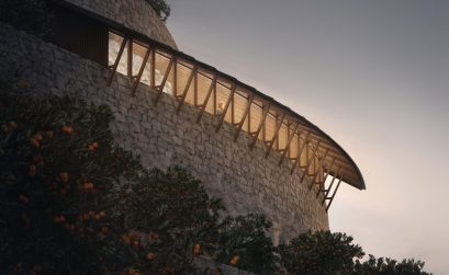 Abitazione integrata su dei terrazzamenti di una cava