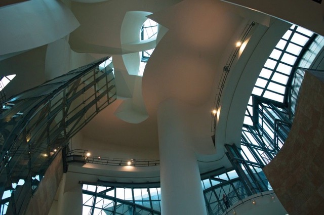 Guggenheim Museum di Bilbao, interno.