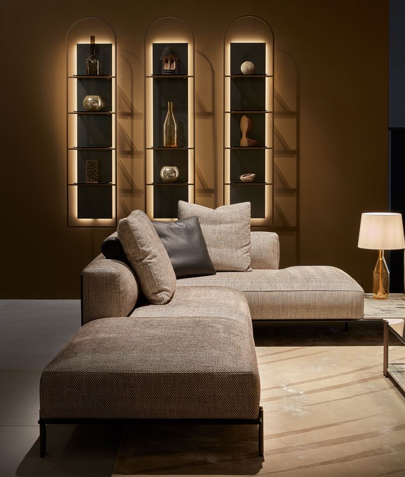 Ratio sofa, libreria luminosa Uffizio Bookcase e Icone Luminose Table Lamp