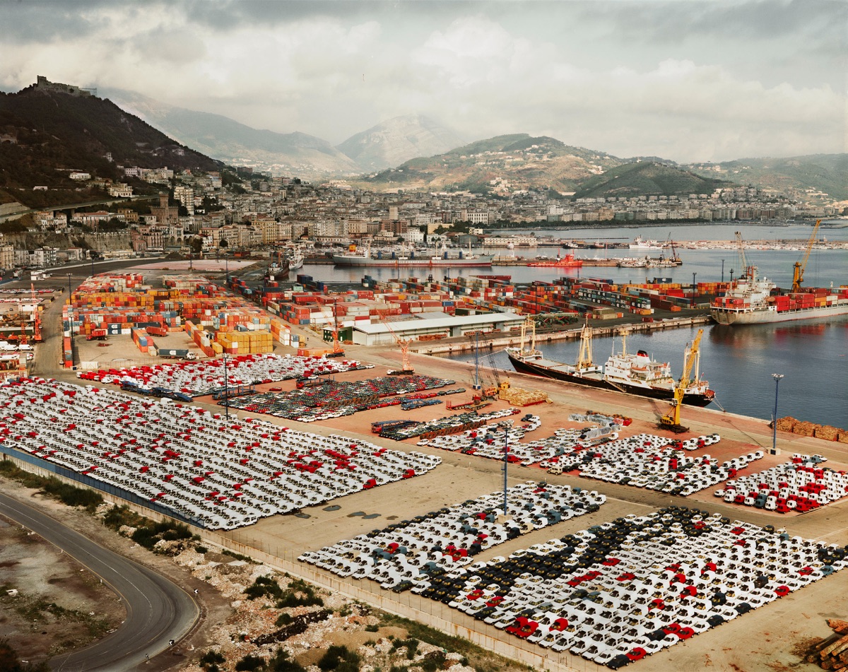 Andreas Gursky, Salerno, 1990 © ANDREAS GURSKY, by SIAE 2023 Courtesy: Sprüth Magers