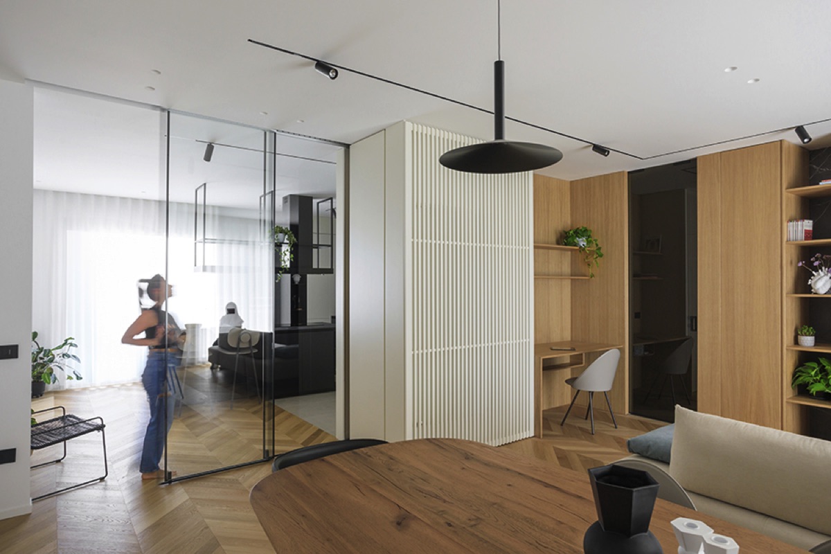 Openspace moderno con vetrata