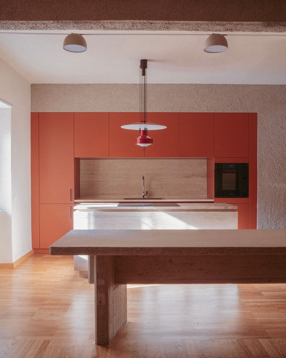 Design of the entrance threshold that defines spaces in the Four Spaces apartment.