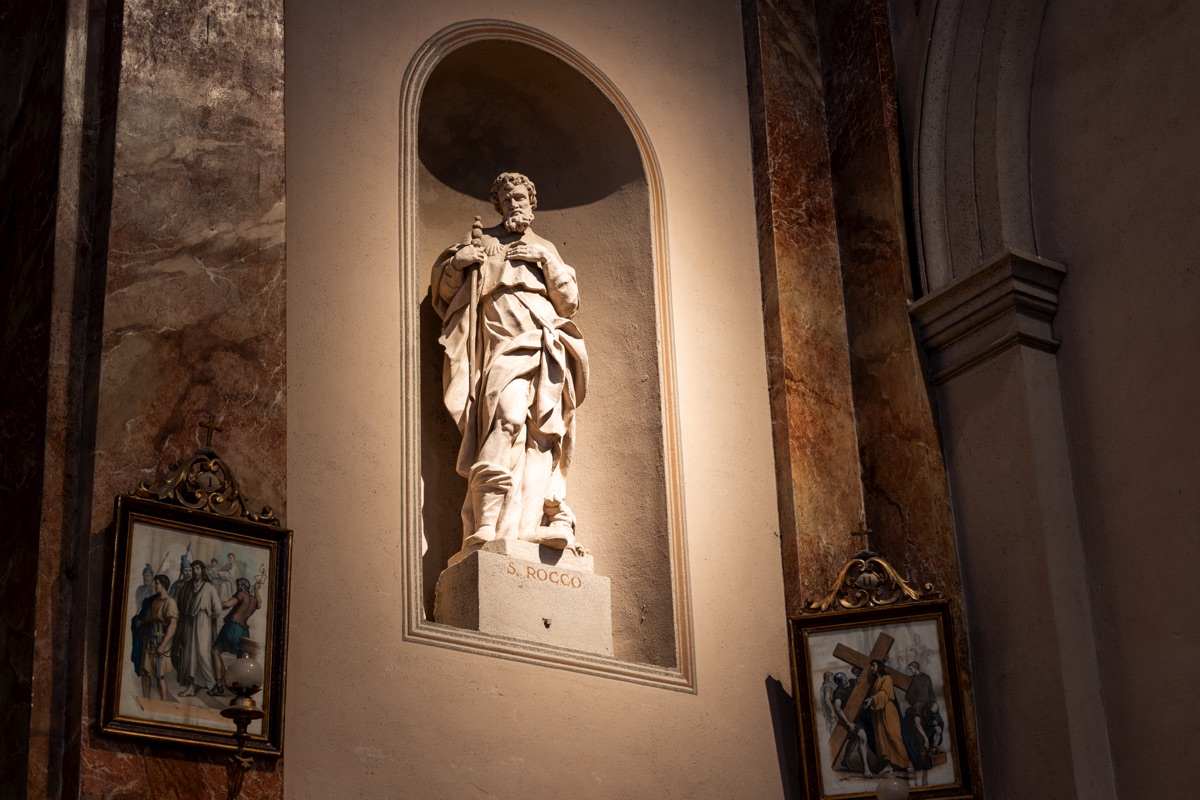 Dettagli della chiesa di Santa Lucia a Verona
